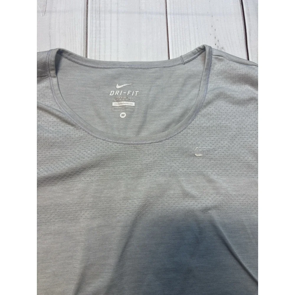 Women's Nike Dri Fit Light Grey Long Sleeve Shirt Thumb Hole Medium